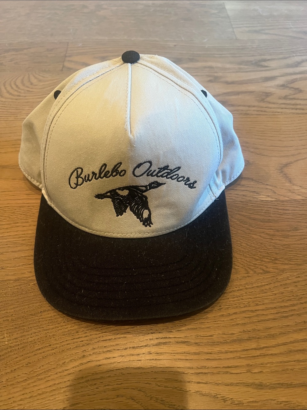 BURLEBO Two-Tone Baseball Cap in Cream and Black